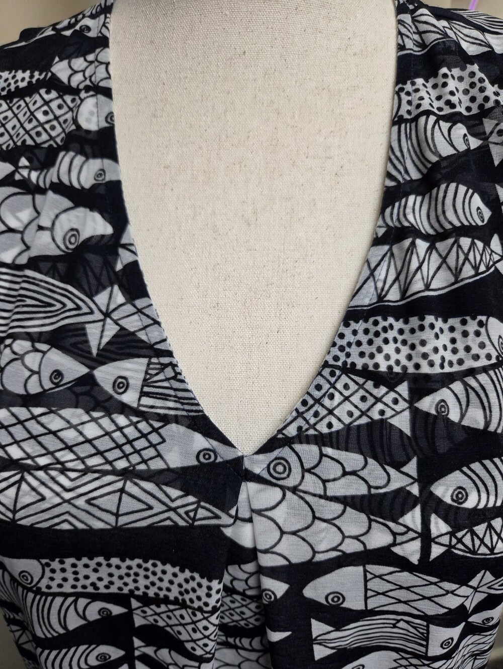 Alfani Navy & White Fish-Print V-Neck Tank Tunic With Overlay Size 2X - Picture 2 of 10